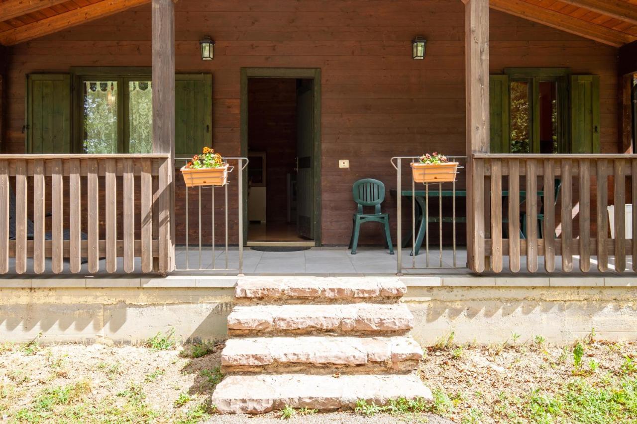 Villaggio Anemone - Chalet Mirtillo Capanne di Sillano Bagian luar foto