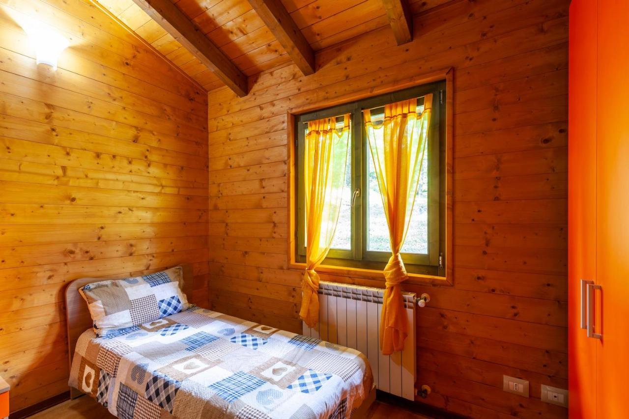 Villaggio Anemone - Chalet Mirtillo Capanne di Sillano Bagian luar foto