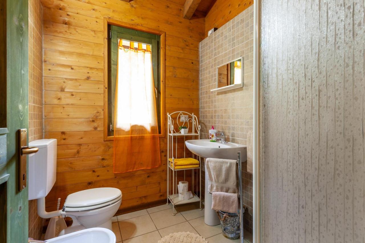 Villaggio Anemone - Chalet Mirtillo Capanne di Sillano Bagian luar foto